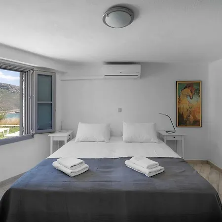 Seaside Bliss 1, Serifos Ganema